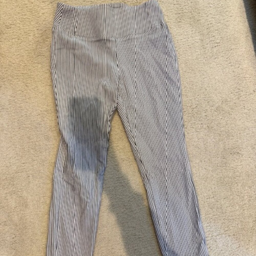 Worthington Gray and White Strip Pull On Pant